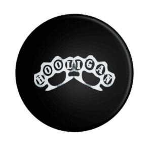 BADGESAGOGO.FR - Badge Hooligan poing américain